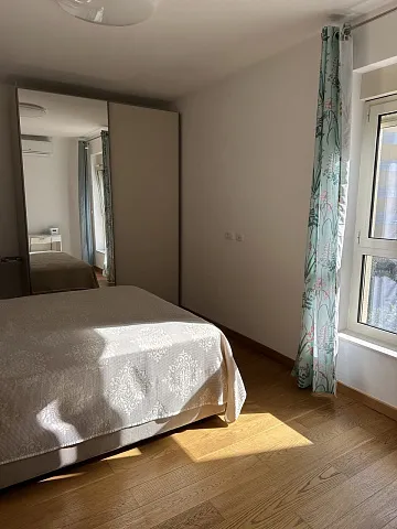 Geräumige Wohnung mit Meerblick in Rafailovići — 122 m², Garage inklusive — photo 6